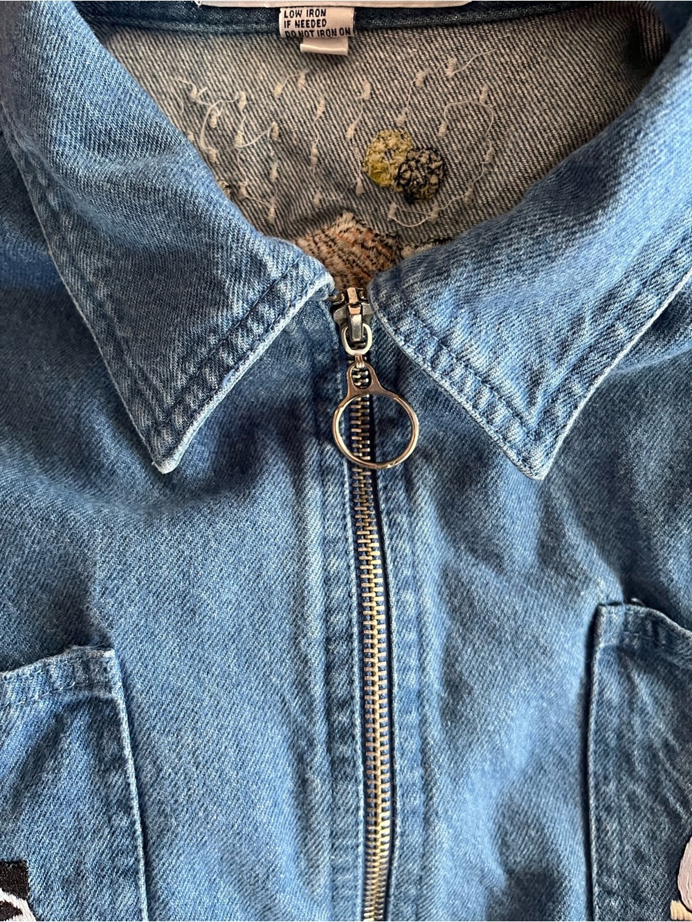 Vintage Passion-I Embroidered Blue Denim Jacket with Cat Motif - Picture 7 of 8